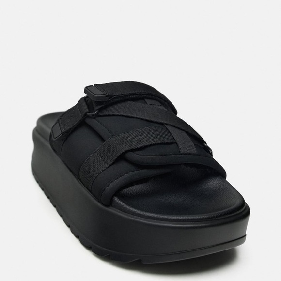 ZARA. FAUX FUR FLATFORM SANDALS - Picture 3 of 5